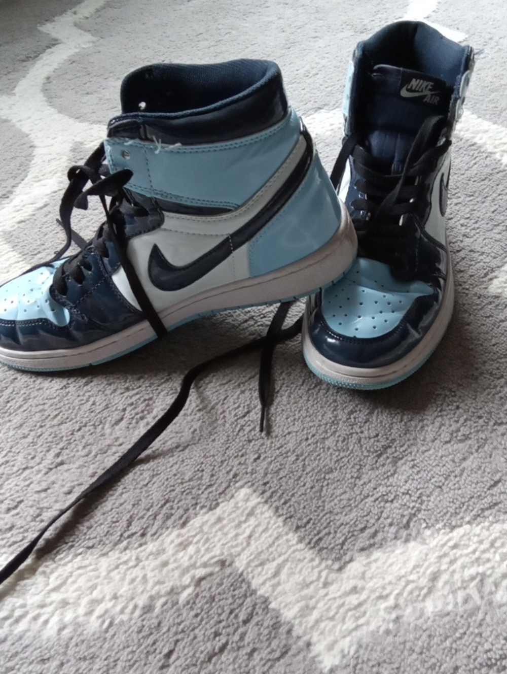 Nike High-Top Sneakers in Light Blue, Navy and White